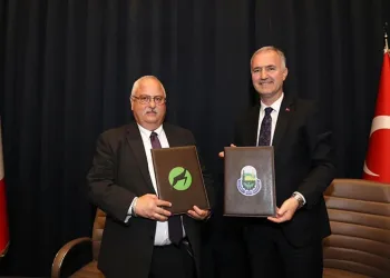 Cenon ile kardeş şehir protokolünü imzaladı