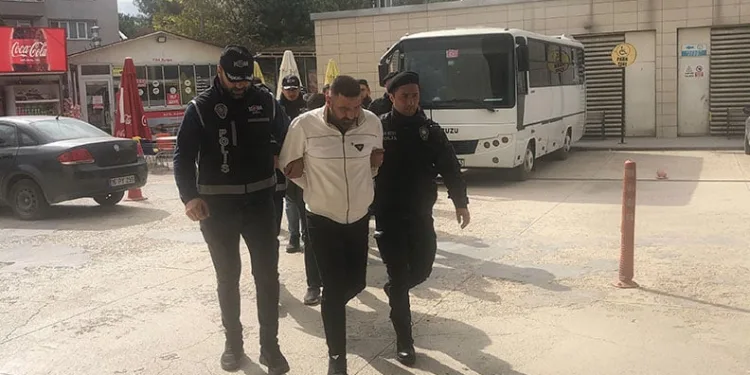 Bursa’da çökertilen tefeci çetesinin 2 üyesi tutuklandı