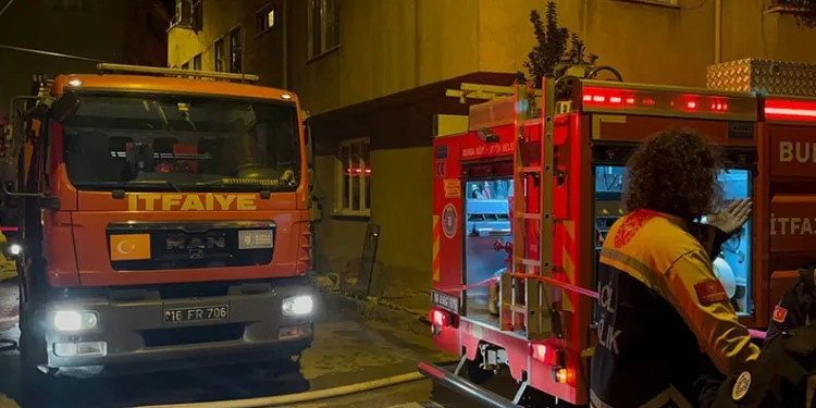 Bursa’da ev yangınında yatalak hasta ağır yaralandı