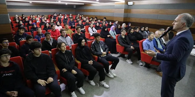 Alper Taban öğrencilerle buluştu