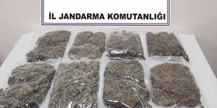 Mardin’de durdurulan araçta uyuşturucu madde ele geçirildi
