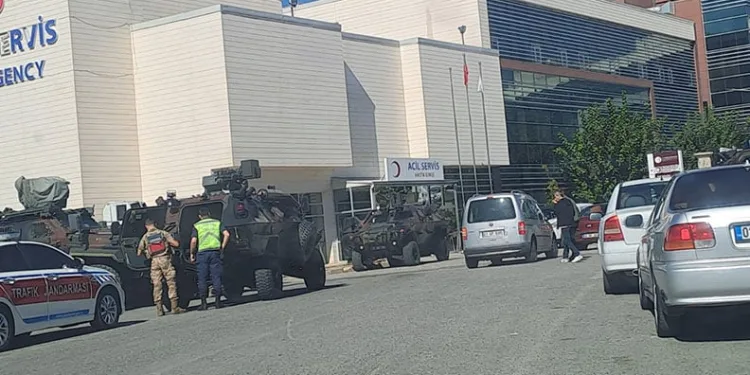 Diyarbakır’da iki taraf arasında silahlı kavga: 1 ölü, 6 yaralı