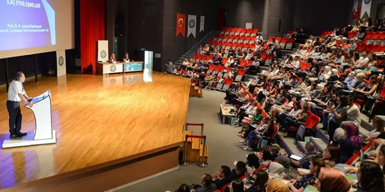 BUÜ’de 1. Pediatrik Psikofarmakoloji Okulu etkinliği