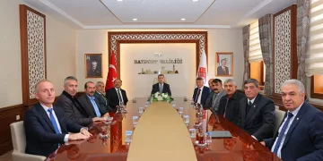 “Meme kanseri el ile fark edilene kadar tümör büyümüş oluyor, düzenli kontrole gidin”