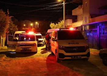 Anne, baba ve anneannesini uyurken tabancayla vurdu