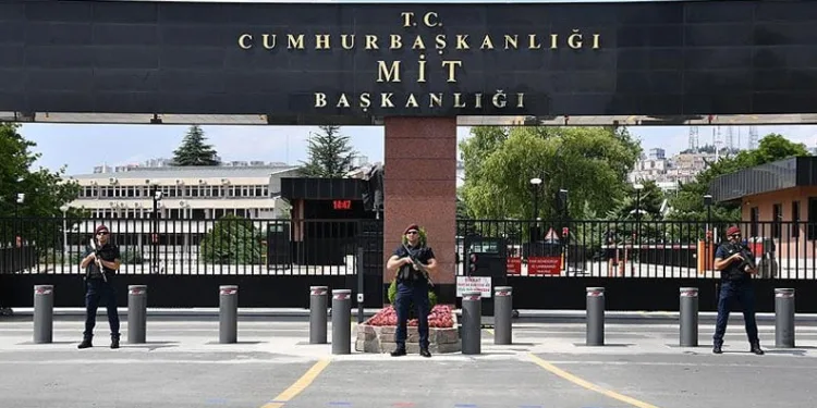 FETÖ’den aranan eski hakim yakalandı