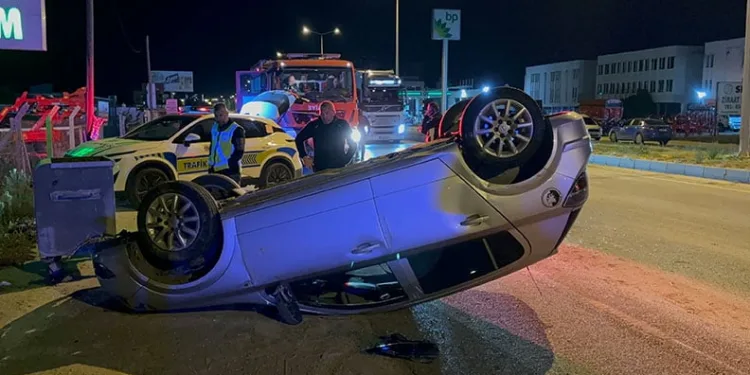 Edirne’de kontrolden çıkan otomobil takla attı: 2 yaralı