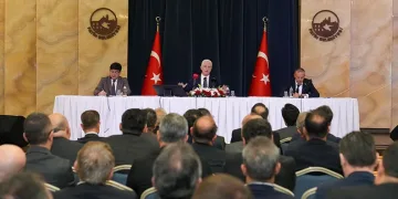 İstanbul Valisi Gül’ün katıldığı toplantıda yatırımlar ve afetlere karşı çalışmalar masaya yatırıldı