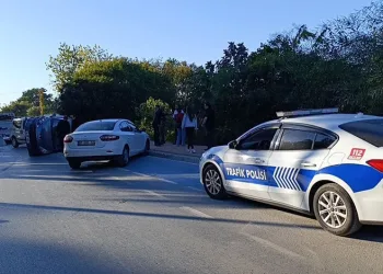 Arkadaşına yardım etmek isterken kazaya neden oldu