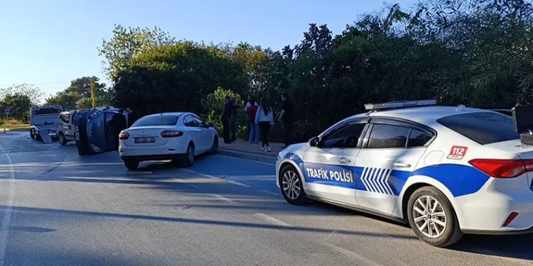 Arkadaşına yardım etmek isterken kazaya neden oldu