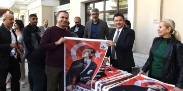 10 bin Ata posteri dağıtılmaya başlandı