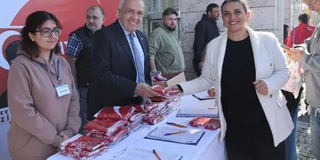 Nilüfer Atatürk posterleriyle donanıyor