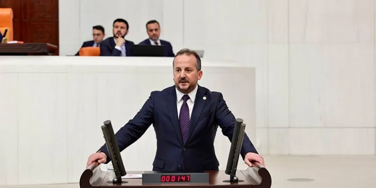 Refik Özen meclis kürsüsünde konuştu