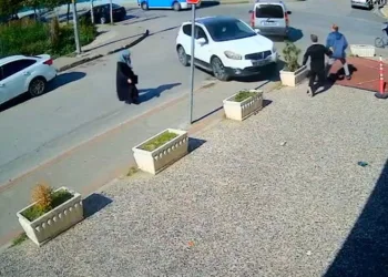 Bursa’da ayağı gazda kaldı, facia teğet geçti