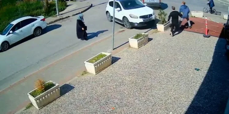 Bursa’da ayağı gazda kaldı, facia teğet geçti