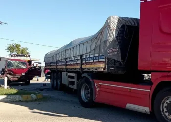 Tekirdağ’da panelvan tıra çarptı: 12 yaralı