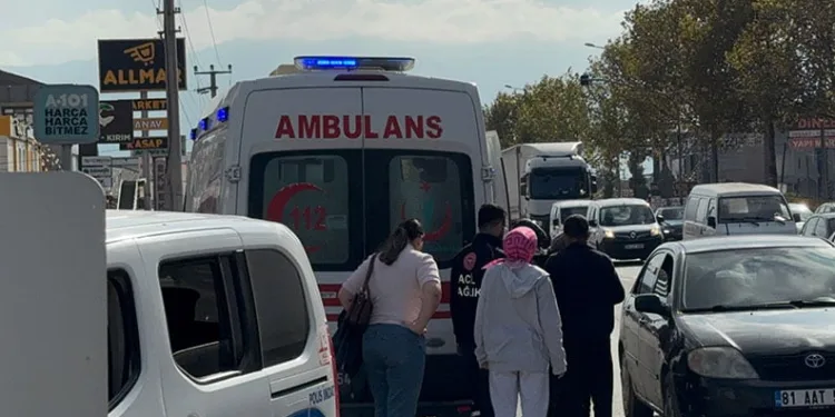 Halk otobüsü ile otomobil çarpıştı: 2 yaralı