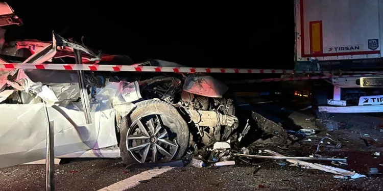 TEM’de feci kaza: 2 kişi hayatını kaybetti