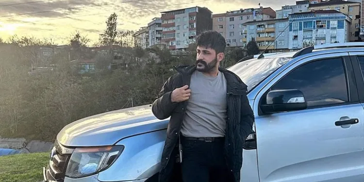 Baraj gölüne düşen oltasını almak isterken boğuldu