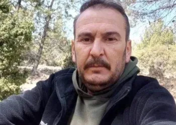 Evden ayrılan kızı dönmedi diye kendini yaktı