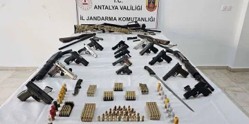 Kilis’te 18 göçmen ile yakalan organizatör tutuklandı