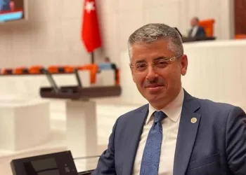 “Sayın Genç, sizin izlediğiniz politika, faydadan çok zarar veriyor”