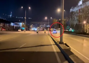 Bursa’da polisi görünce ters şeritten kaçtı