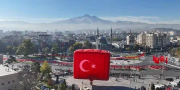 Sıcak hava balonlu Cumhuriyet kutlaması