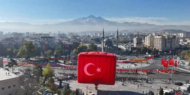 Sıcak hava balonlu Cumhuriyet kutlaması