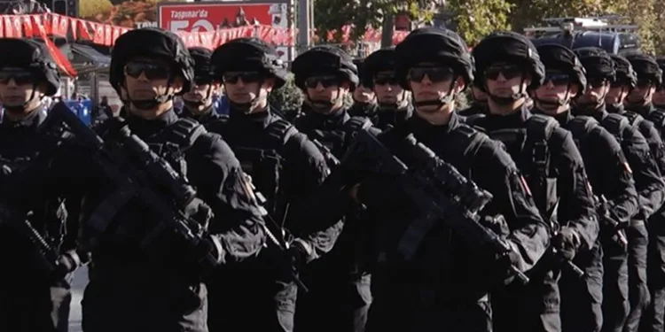 TBMM önünden ilk Meclis binasına ’29 Ekim’ korteji