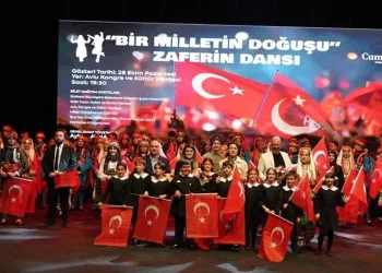 Cumhuriyet’in 101. yılında zaferin dansı sahnelendi