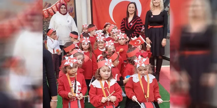 Bursa’da miniklerin Cumhuriyet coşkusu