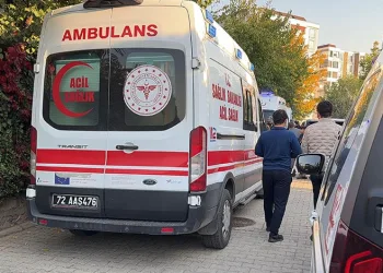 Eyüpsultan’da kız öğrenciler arasında kavga: Darp edilen arkadaşları bayıldı