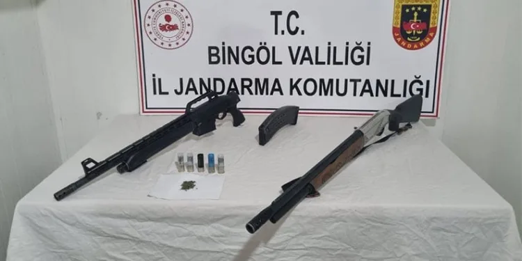 Bingöl’de 2 adet ruhsatsız tüfek ve uyuşturucu ele geçirildi