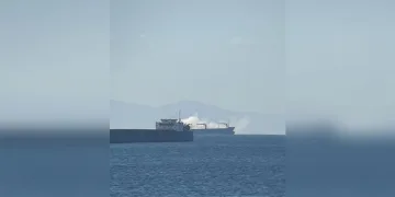 İstanbul Pendik açıklarında gemi yangını