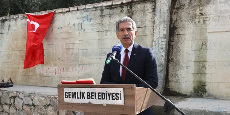 Gemlik Belediyesi, 10 bin ağaca su ulaştırdı