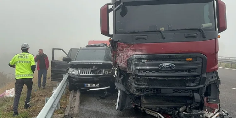 Sisten görmedi, lüks cip metrelerce sürüklendi: 3 yaralı