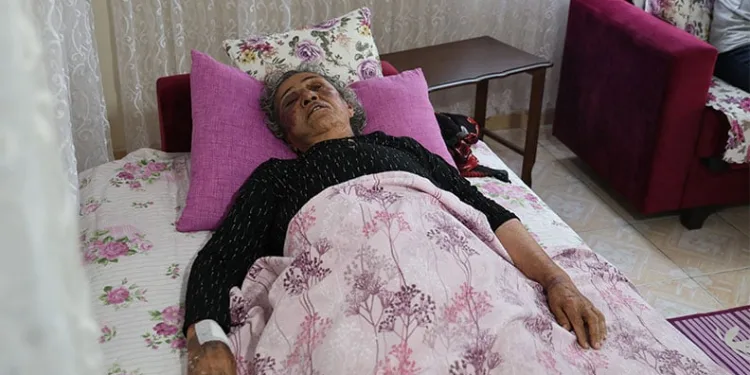 Yaşlı kadını yüzüğü için öldüresiye darbetti