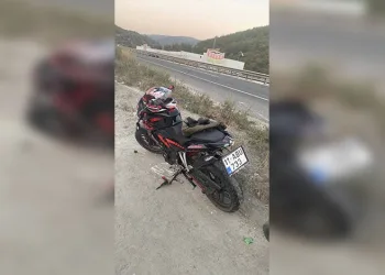Devrilen motosikletin sürücüsü yaralandı