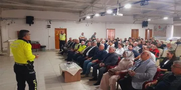 Babaeski’de okul servisi şoförlerine ve rehber personele güvenlik eğitimi verildi