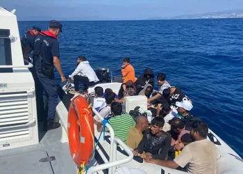 Yunanistan ölüme terk etti, Türk Sahil Güvenlik ekipleri kurtardı
