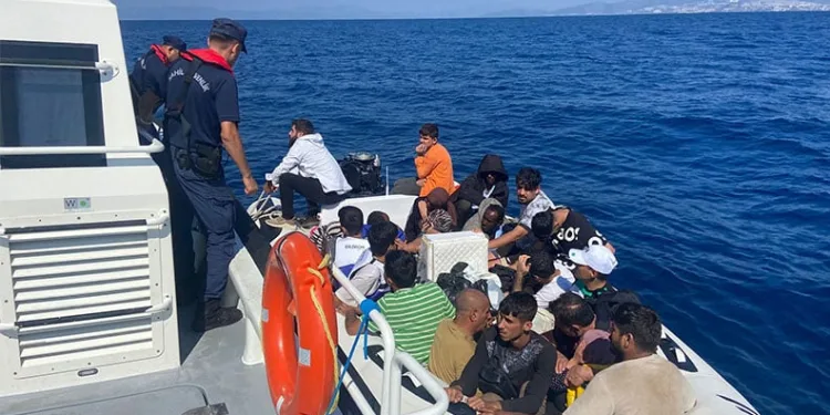 Yunanistan ölüme terk etti, Türk Sahil Güvenlik ekipleri kurtardı