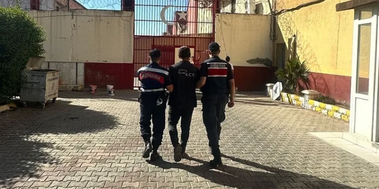 Akü hırsızı jandarmaya takıldı