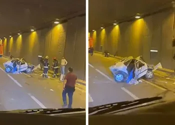 Tıra çarpan otomobil kağıt gibi ezildi, sürücü ağır yaralandı