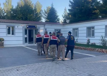 Müebbet ve 24 yıl hapis cezası ile aranan 3 kişi JASAT timlerince yakalandı
