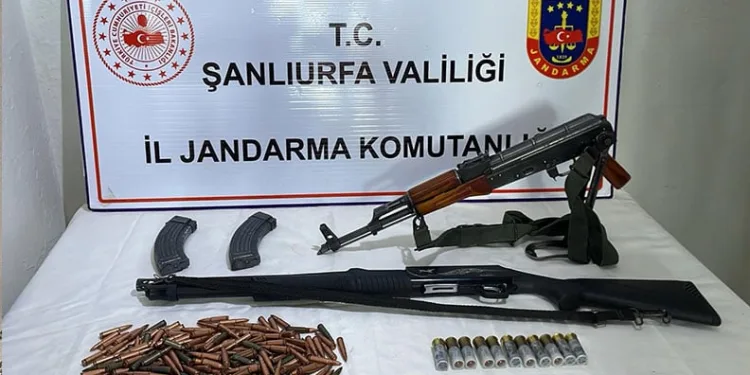 Siverek’te silah ve uyuşturucu ele geçirildi