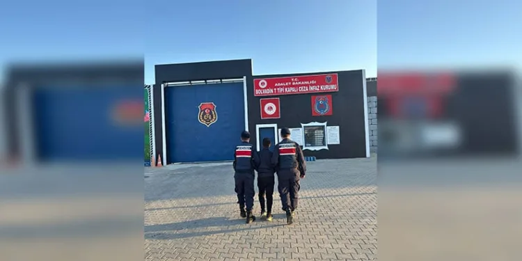 26 yıl hapis cezasıyla aranan şahsı jandarma yakaladı