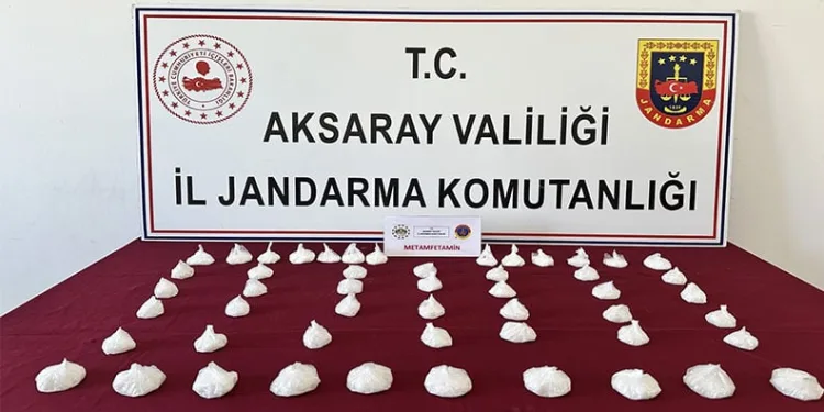 Jandarmadan uyuşturucu tacirlerine darbe: 3 tutuklama