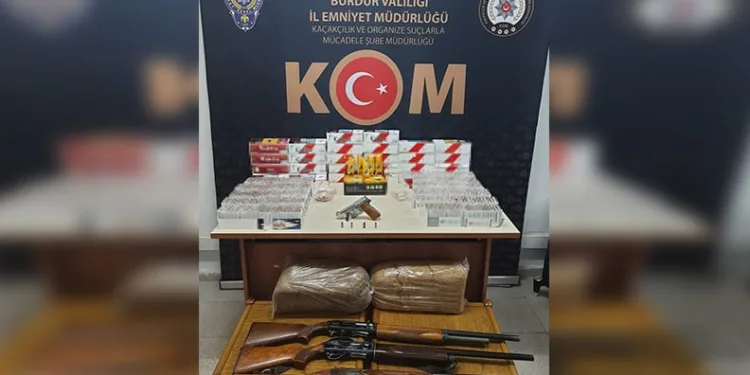 Burdur’da çok sayıda kaçak sigara ve silah ele geçirildi