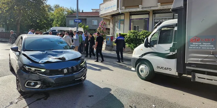 Otomobil ile motosiklet çarpıştı: 1 yaralı